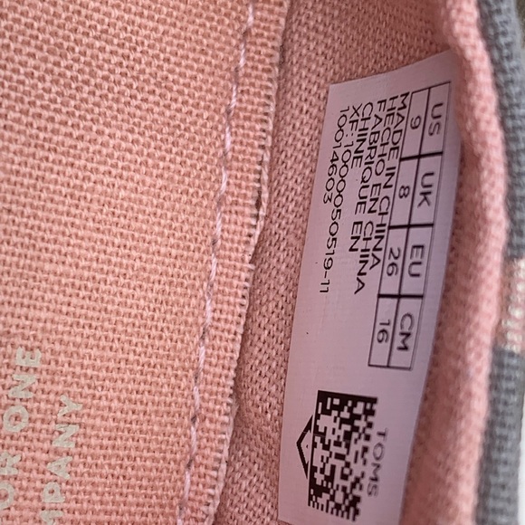 TOMS toddler size 9 - Picture 4 of 5